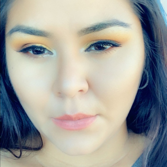 Meet your Posher, Lucero - Picture 1 of 1